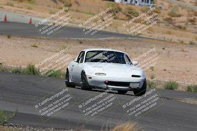 media/Oct-01-2022-Team Topak Racing (Sat) [[f860fb51be]]/2-Inter Low 2/session 2 turn 11/